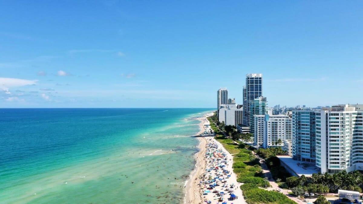 Beach Bae -Deco Studio Steps From The Ocean Apartment Miami Beach Exterior photo